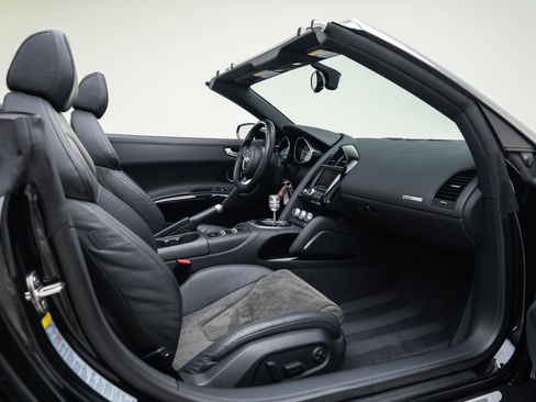 Used 2014 Audi R8 V8 image 31