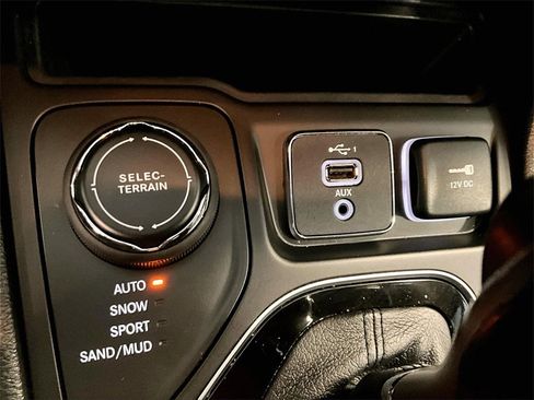 Used 2023 Jeep Cherokee Altitude Lux image 26