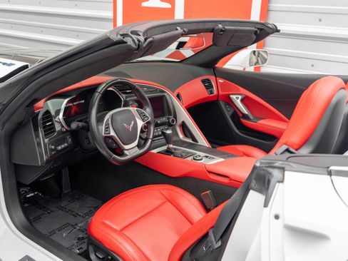 Used 2019 Chevrolet Corvette ZR1 RWD image 17