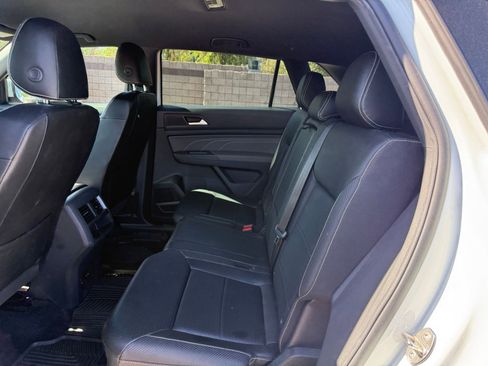 Used 2021 Volkswagen Atlas Cross Sport SE w/ V6 Towing Package FWD image 10