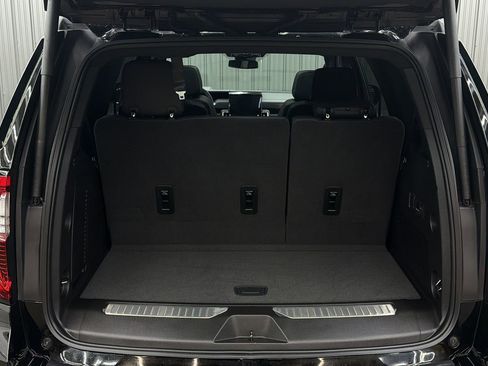 Used 2026 GMC Yukon Denali w/ Sun & Power Step Package AWD/4WD image 13