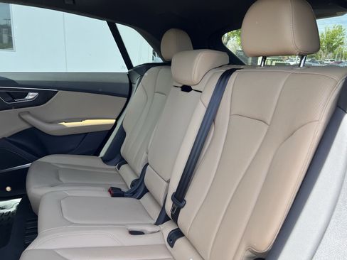 Used 2021 Audi Q8 Premium Plus w/ Premium Plus Package image 33