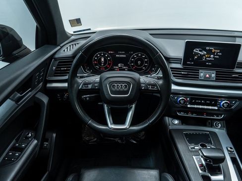 Used 2020 Audi Q5 2.0T Titanium Premium Plus w/ Premium Plus Package image 14