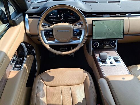 Used 2023 Land Rover Range Rover SE AWD/4WD image 12