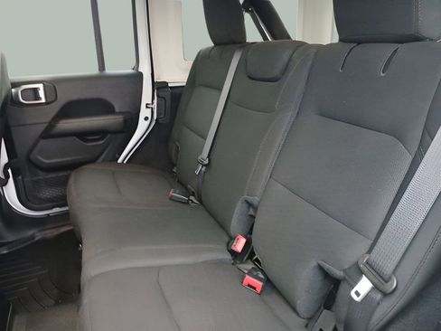 Used 2020 Jeep Wrangler Unlimited Sahara w/ Uconnect 4C Nav & Sound Group AWD/4WD image 13