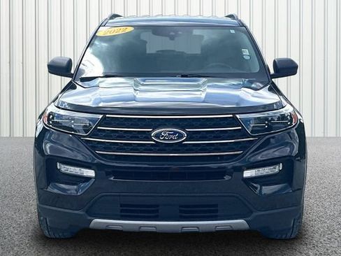 Used 2022 Ford Explorer XLT w/ Equipment Group 202A AWD/4WD image 3