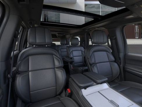 New 2026 Lincoln Navigator L Reserve w/ Jet Appearance Package AWD/4WD image 5