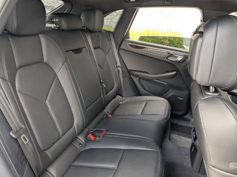 Certified 2026 Porsche Macan AWD/4WD image 24