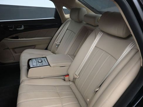 Used 2012 Hyundai Equus Signature RWD image 22