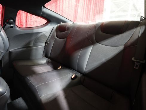 Used 2014 Hyundai Genesis 3.8 RWD image 14