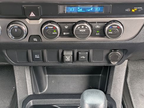 Used 2023 Toyota Tacoma SR5 AWD/4WD image 30