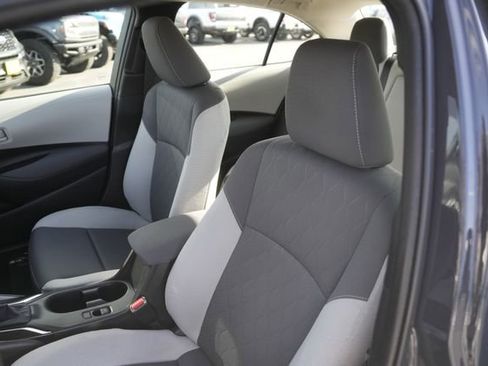 Used 2025 Toyota Corolla LE image 10