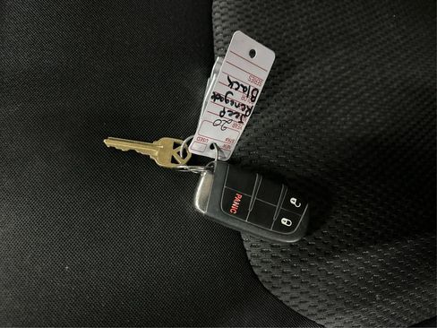 Used 2020 Jeep Renegade Altitude image 34