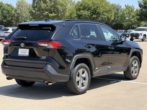 Used 2025 Toyota RAV4 XLE AWD/4WD image 4