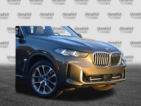 Certified 2025 BMW X5 xDrive40i w/ Premium Package image 2