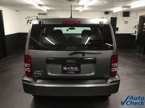 Used 2012 Jeep Liberty Sport image 9