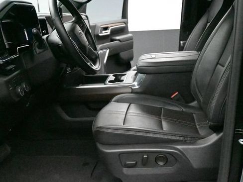 Used 2024 Chevrolet Silverado 2500 High Country w/ Midnight Edition AWD/4WD image 9
