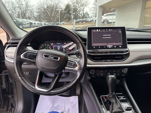 Used 2022 Jeep Compass Limited image 13