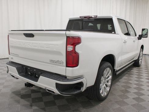 Used 2020 Chevrolet Silverado 1500 High Country w/ Technology Package AWD/4WD image 30