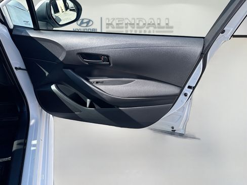 Used 2022 Toyota Corolla LE FWD image 30