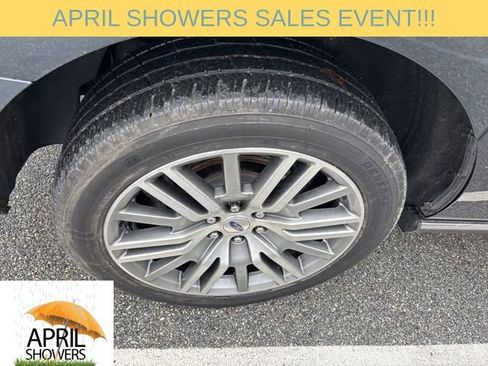 Used 2022 Ford Expedition Max Limited image 3