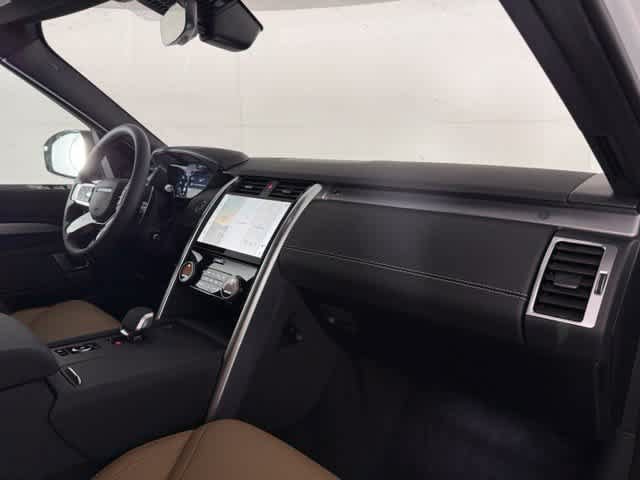 New 2026 Land Rover Discovery Limited Edition AWD/4WD image 14
