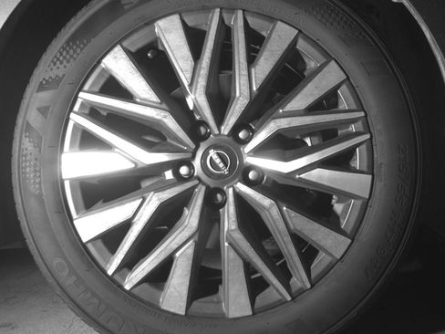 Used 2025 Nissan Altima 2.5 SV FWD image 13