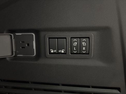 New 2026 Chevrolet Suburban High Country image 33