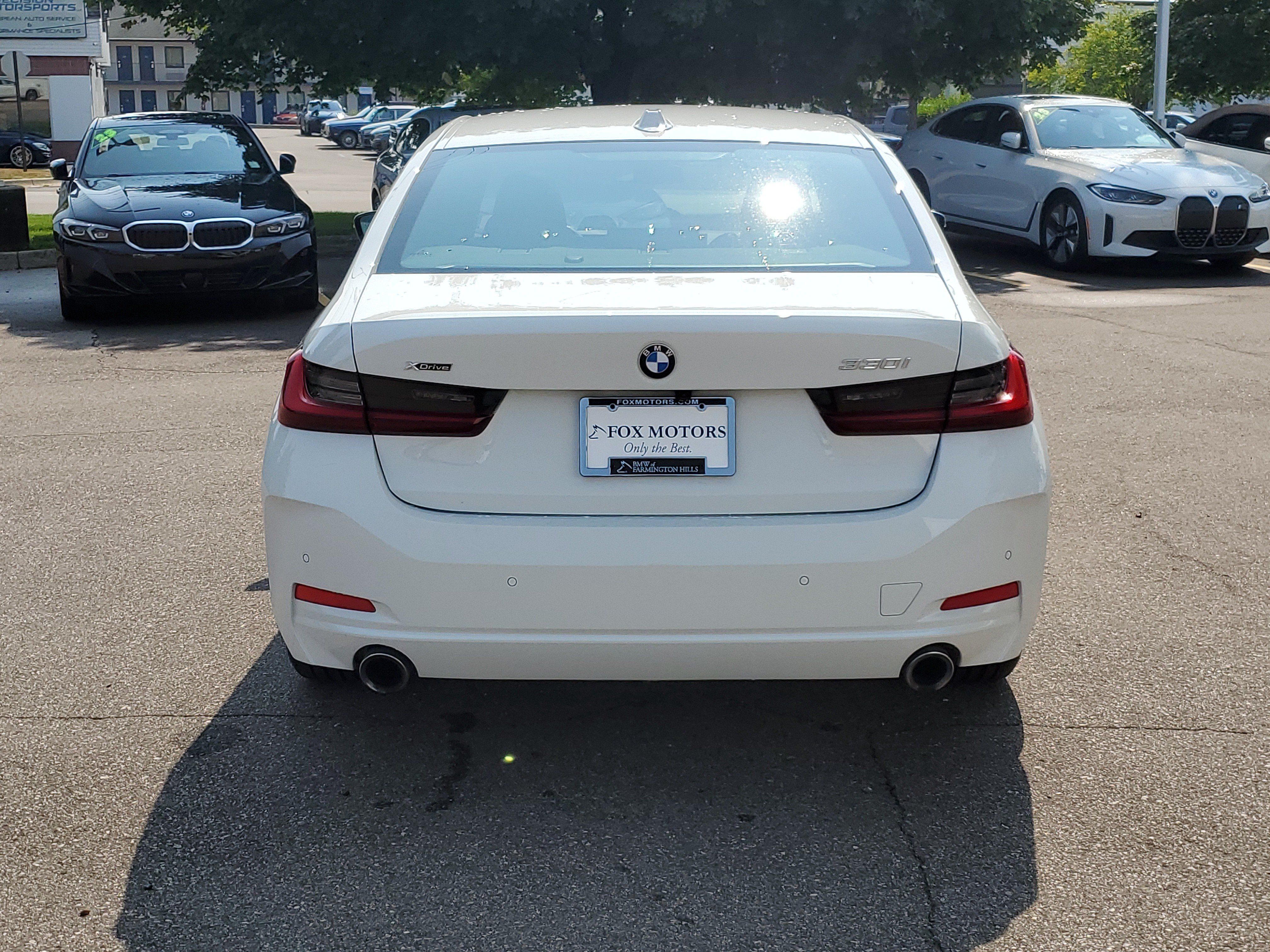 Certified 2023 BMW 330i xDrive Sedan w/ Driving Assistance Package AWD/4WD image 4