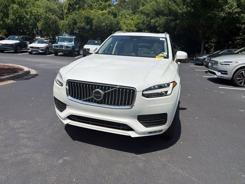 Used 2023 Volvo XC90 B5 Core w/ Protection Package Premier AWD/4WD image 5