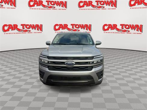 Used 2024 Ford Expedition XLT image 3