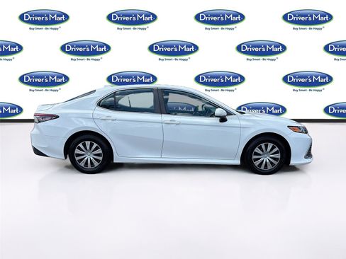 Used 2022 Toyota Camry LE FWD image 8