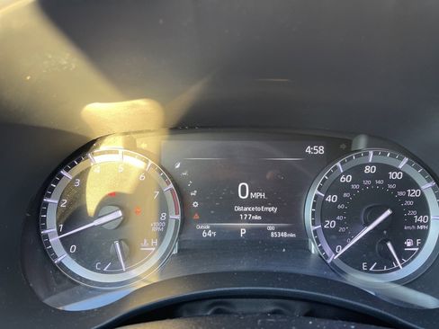 Used 2022 Toyota Highlander XLE image 7