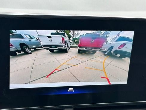 Used 2024 Chevrolet Trax RS w/ Sunroof Package image 11