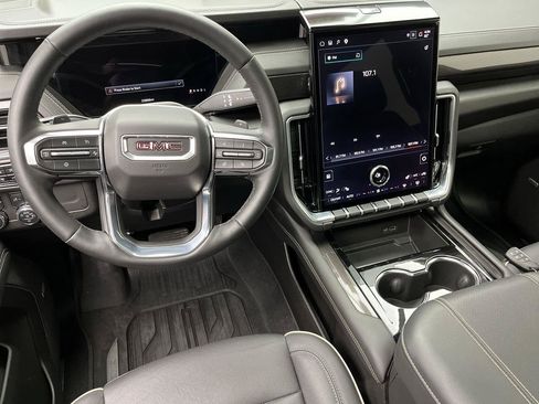 Certified 2025 GMC Yukon XL Elevation w/ LPO, Elevation Black Package AWD/4WD image 16
