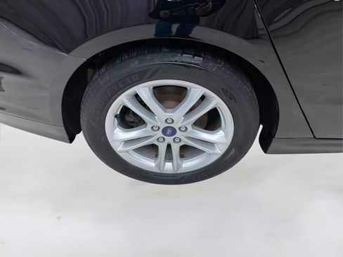 Used 2018 Ford Fusion SE image 16