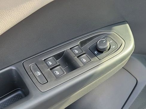 New 2025 Volkswagen Taos S image 18