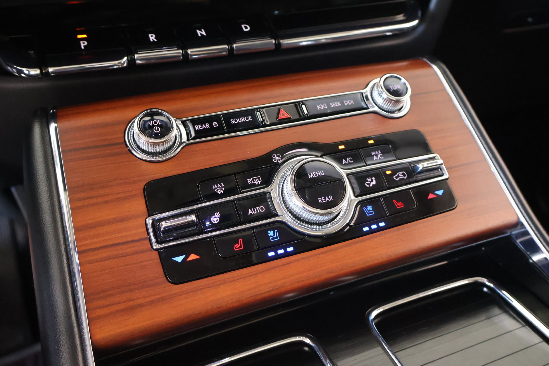 Used 2023 Lincoln Aviator Reserve w/ Equipment Group 201A RWD image 8