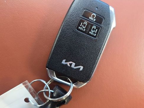 Used 2024 Kia Carnival SX image 31