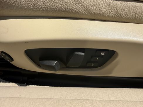 Used 2007 BMW 328i Convertible RWD image 2