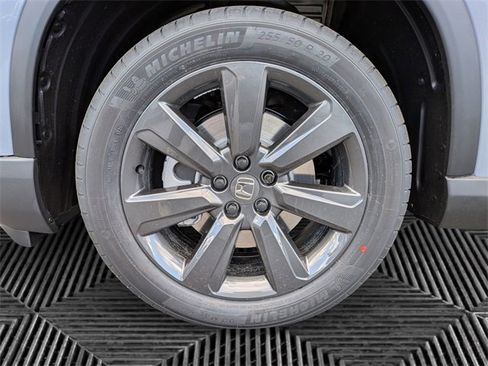 New 2025 Honda Pilot Sport image 9