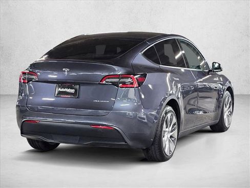 Used 2021 Tesla Model Y Long Range image 5