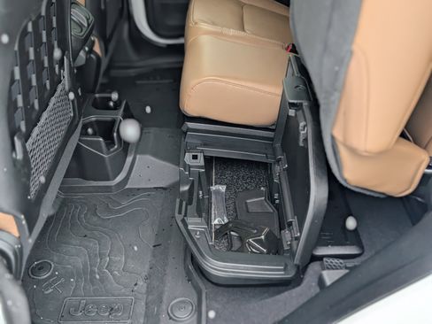 Used 2020 Jeep Gladiator Rubicon image 38