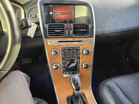 Used 2017 Volvo XC60 T6 Inscription w/ Preferred Option Package image 16