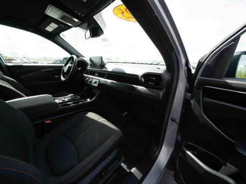 Certified 2025 Honda Pilot Sport image 26