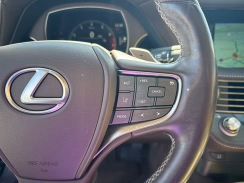 Used 2019 Lexus LS 500 AWD image 31