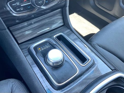Used 2020 Chrysler 300 Touring w/ Sport Appearance Package RWD image 16