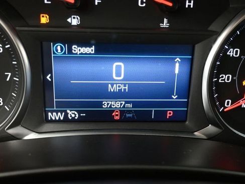 Used 2022 GMC Terrain SLE image 17