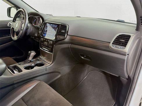 Used 2021 Jeep Grand Cherokee Laredo X AWD/4WD image 32
