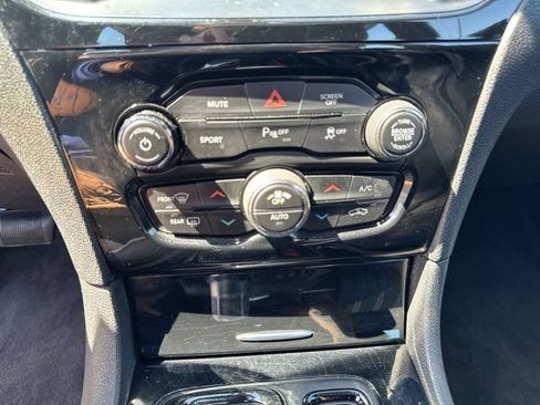 Used 2018 Chrysler 300 S w/ 300S Premium Group RWD image 27